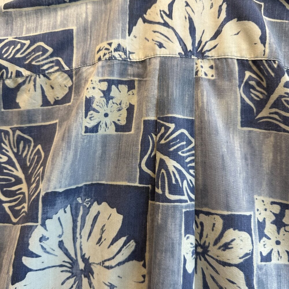 Vintage Go Barefoot Hawaiian Shirt L Half Button Pullover Blue Floral - Picture 10 of 10